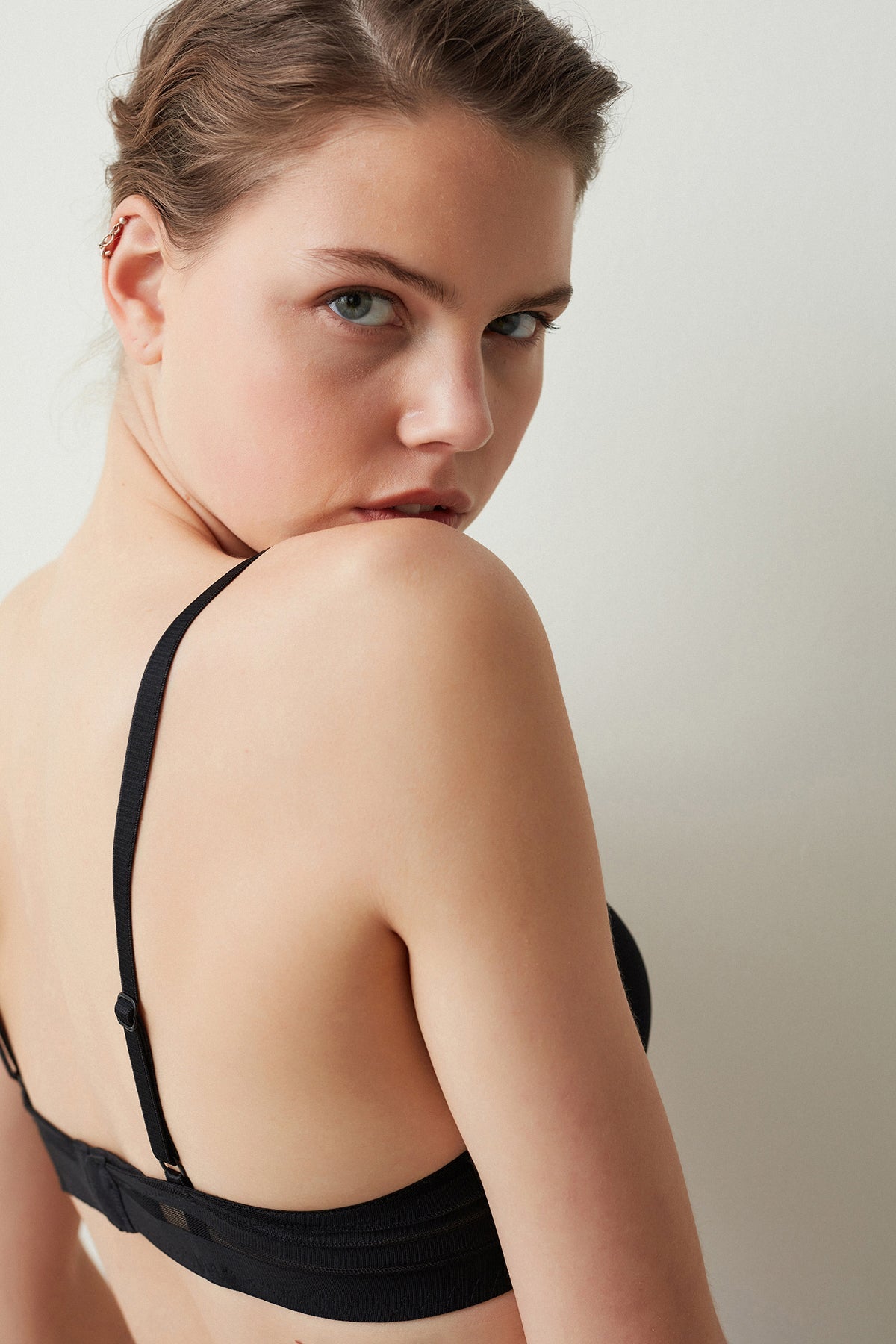 حمالة صدر رافعة