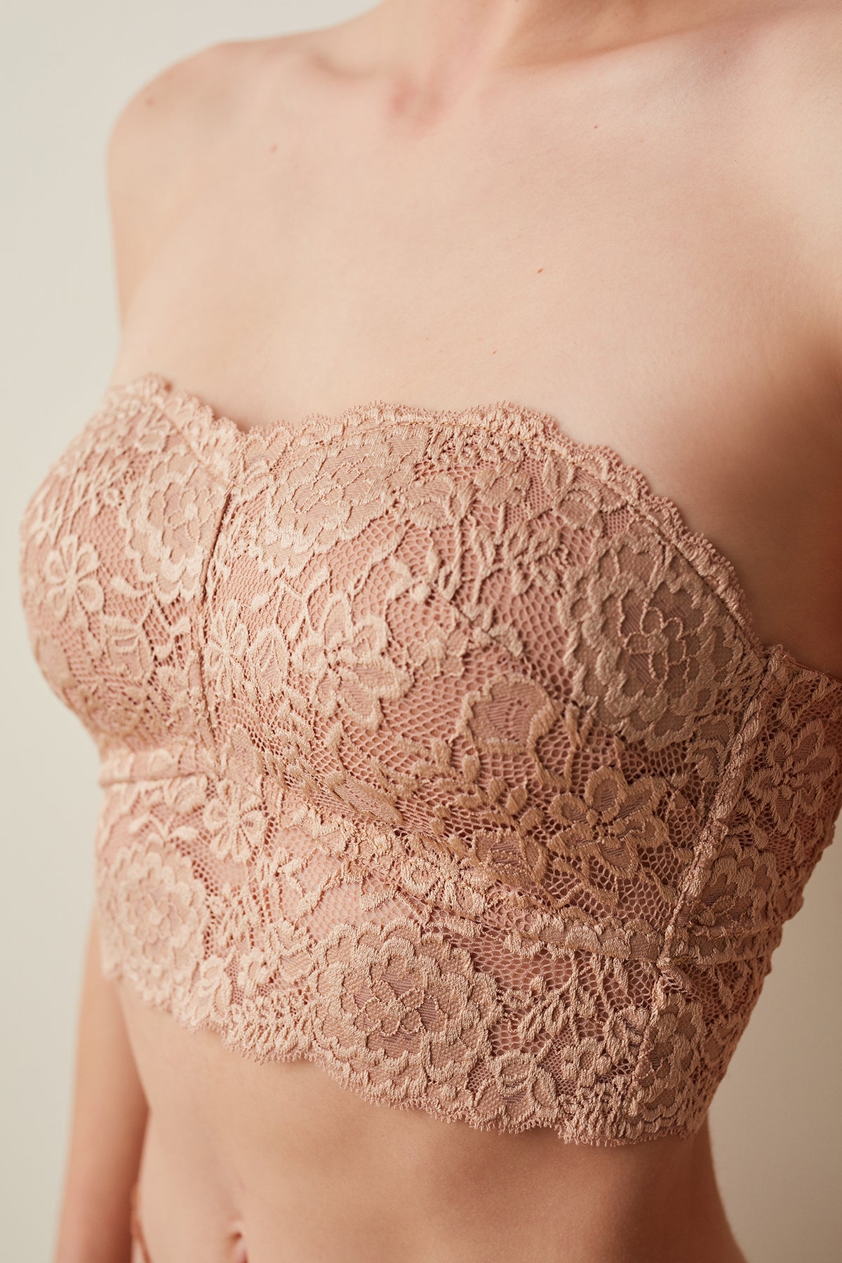 حمالة صدر بدون حمالات