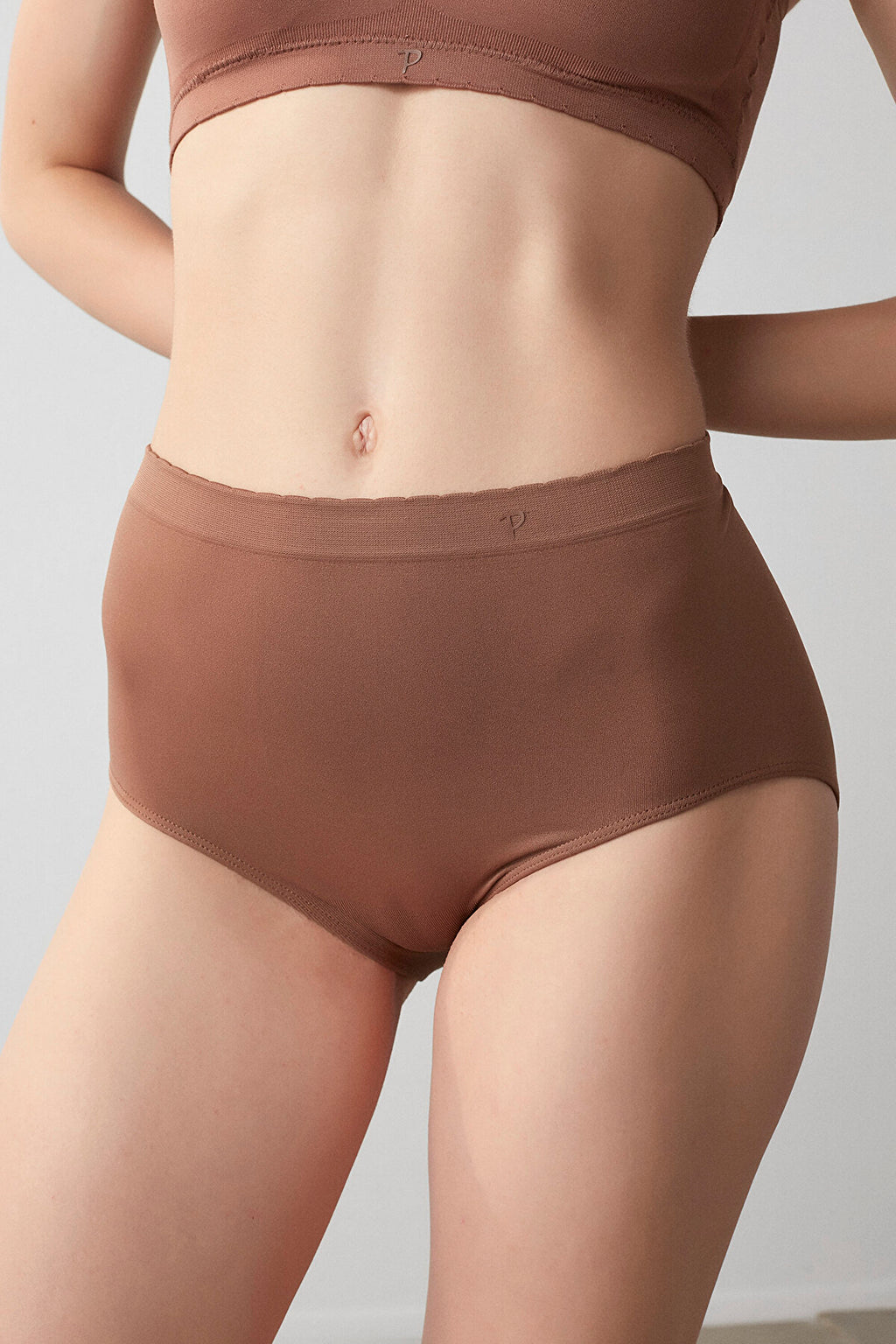 سروال داخليي بيزك مرتفع الخصر من Nu