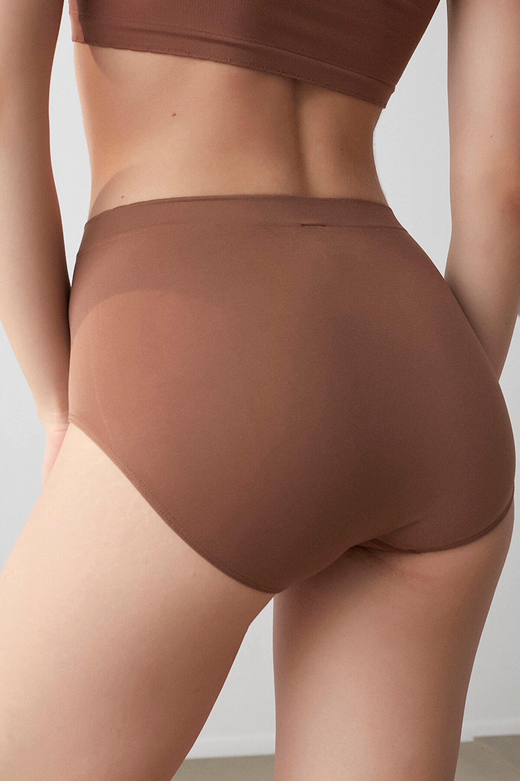 سروال داخليي بيزك مرتفع الخصر من Nu