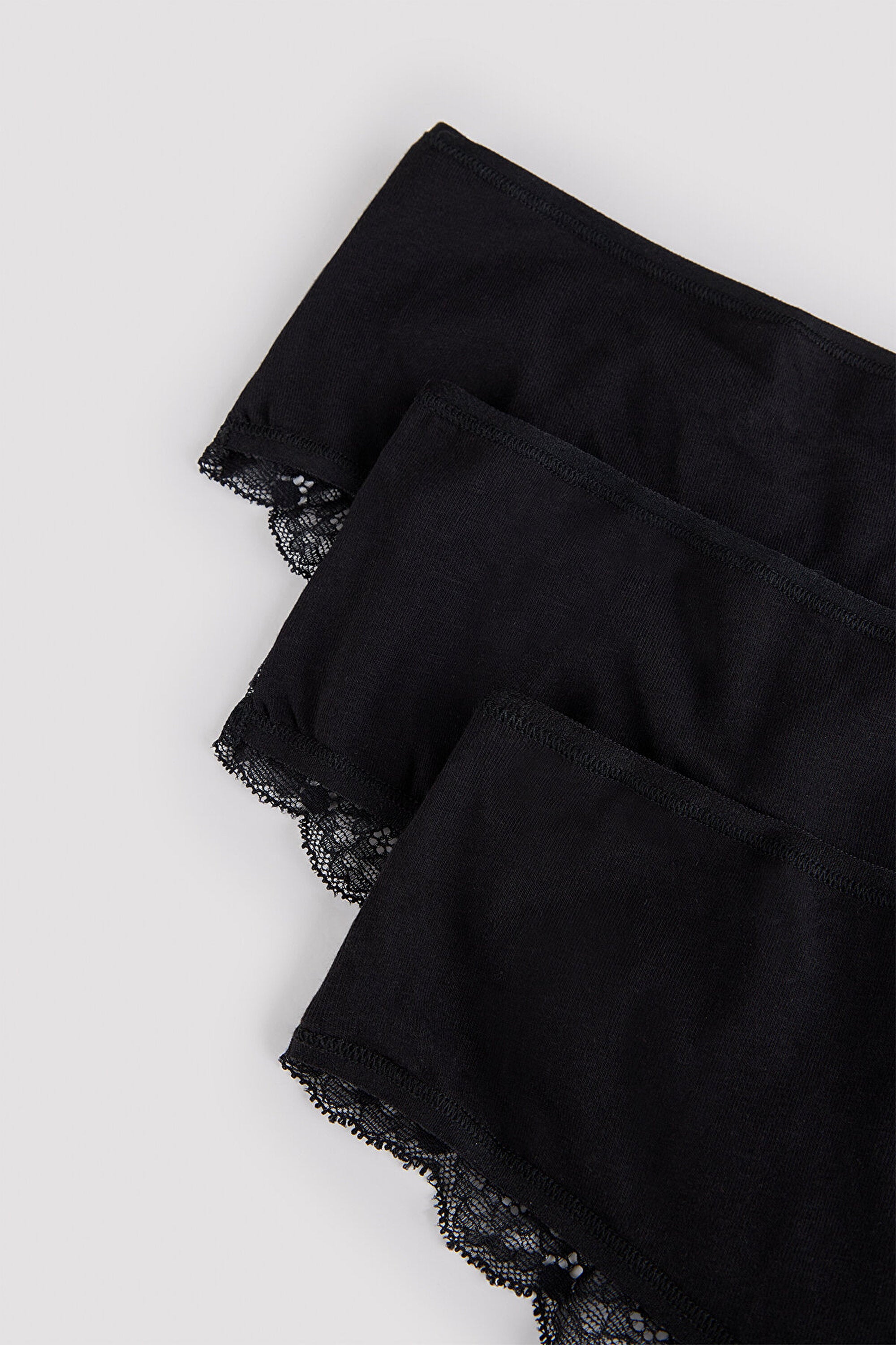 سروال داخلي بتفاصيل دانتيل 3 قطع