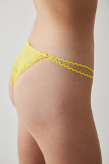 سروال داخلي برازيلي أصفر دانتيل