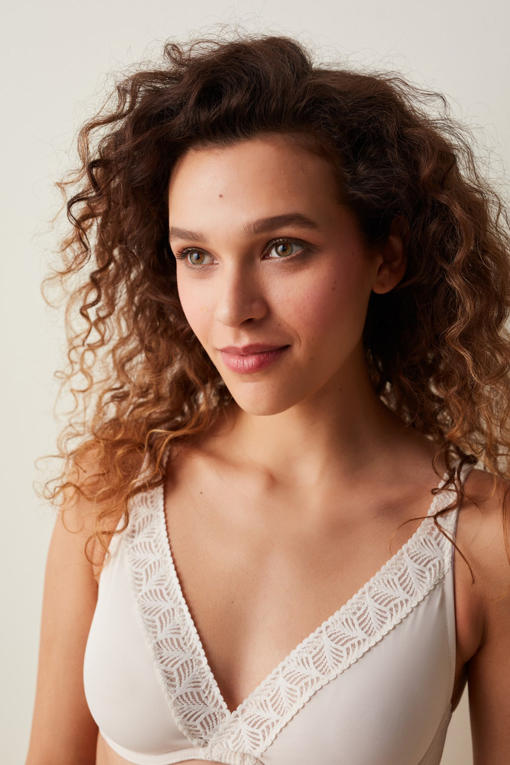 Light Beige Underwire Padless Minimizer Bra