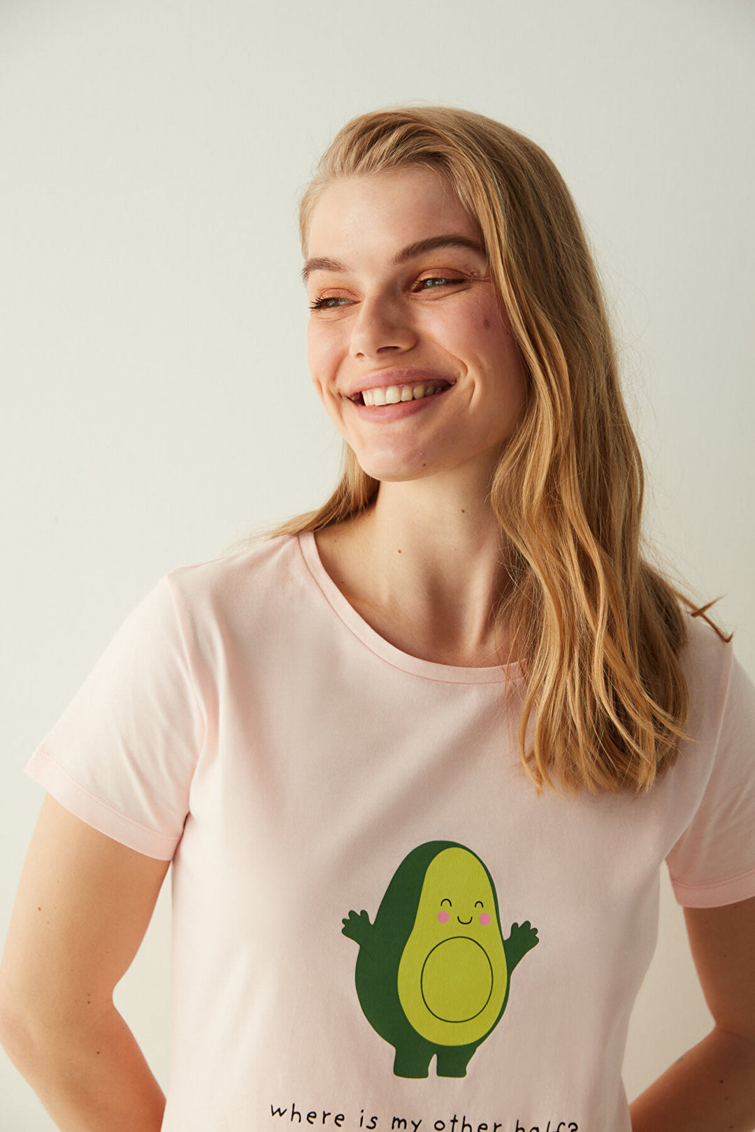 مجموعة Ent Avocado مكونة من شورت وقميص بأكمام قصيرة