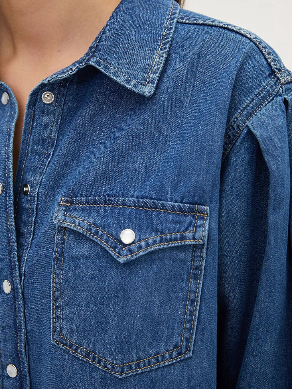 Front Button Closure Straight Long Sleeve Women Jean Shirt Jacket