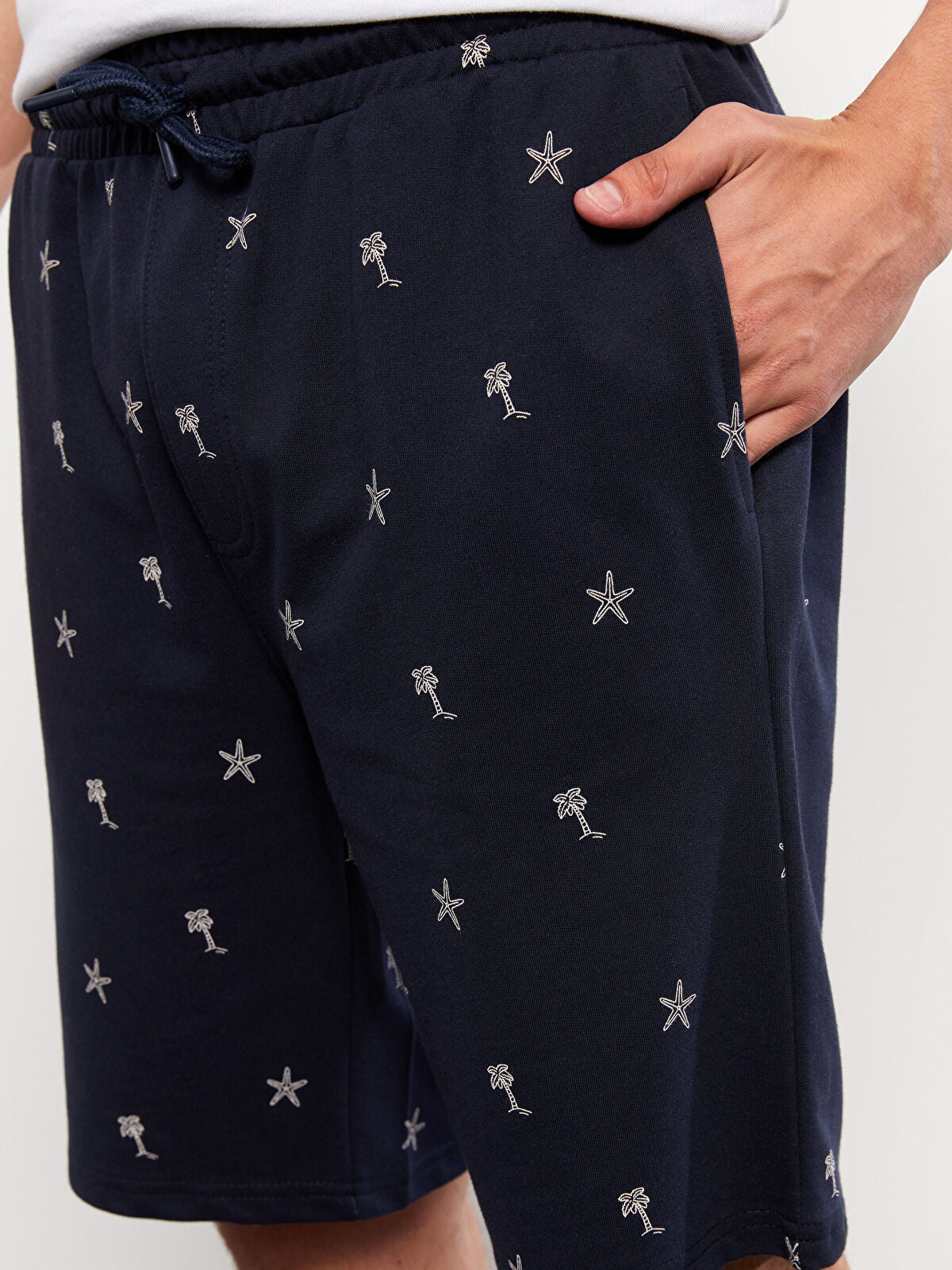 Slim Fit Men Elastic Waist Shorts