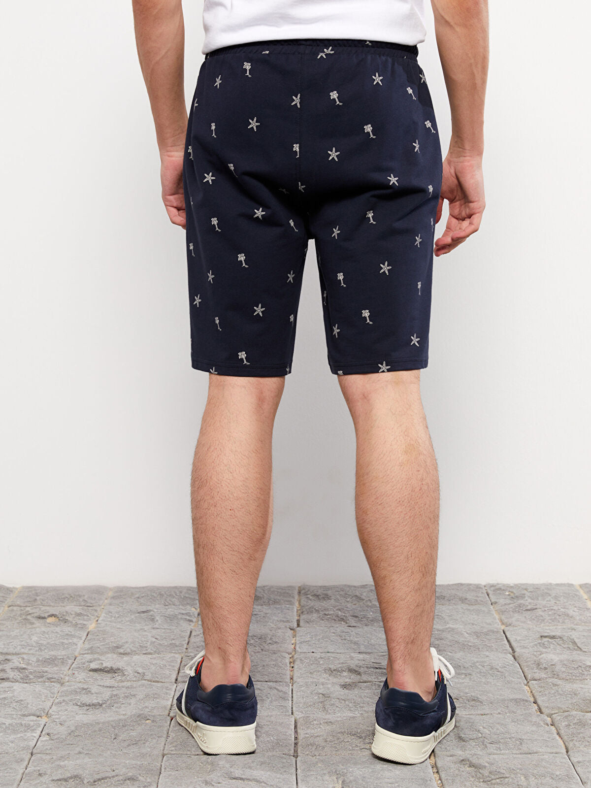 Slim Fit Men Elastic Waist Shorts