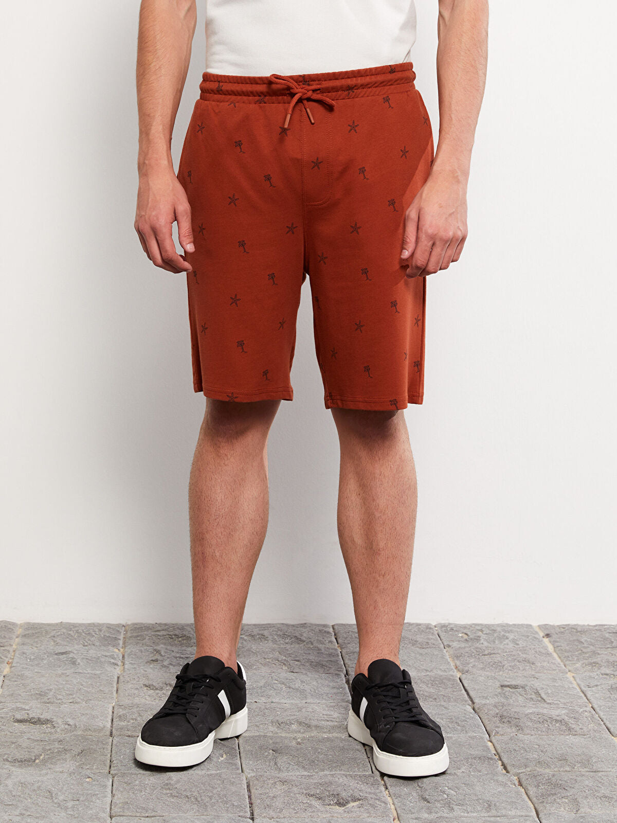 Slim Fit Men Elastic Waist Shorts