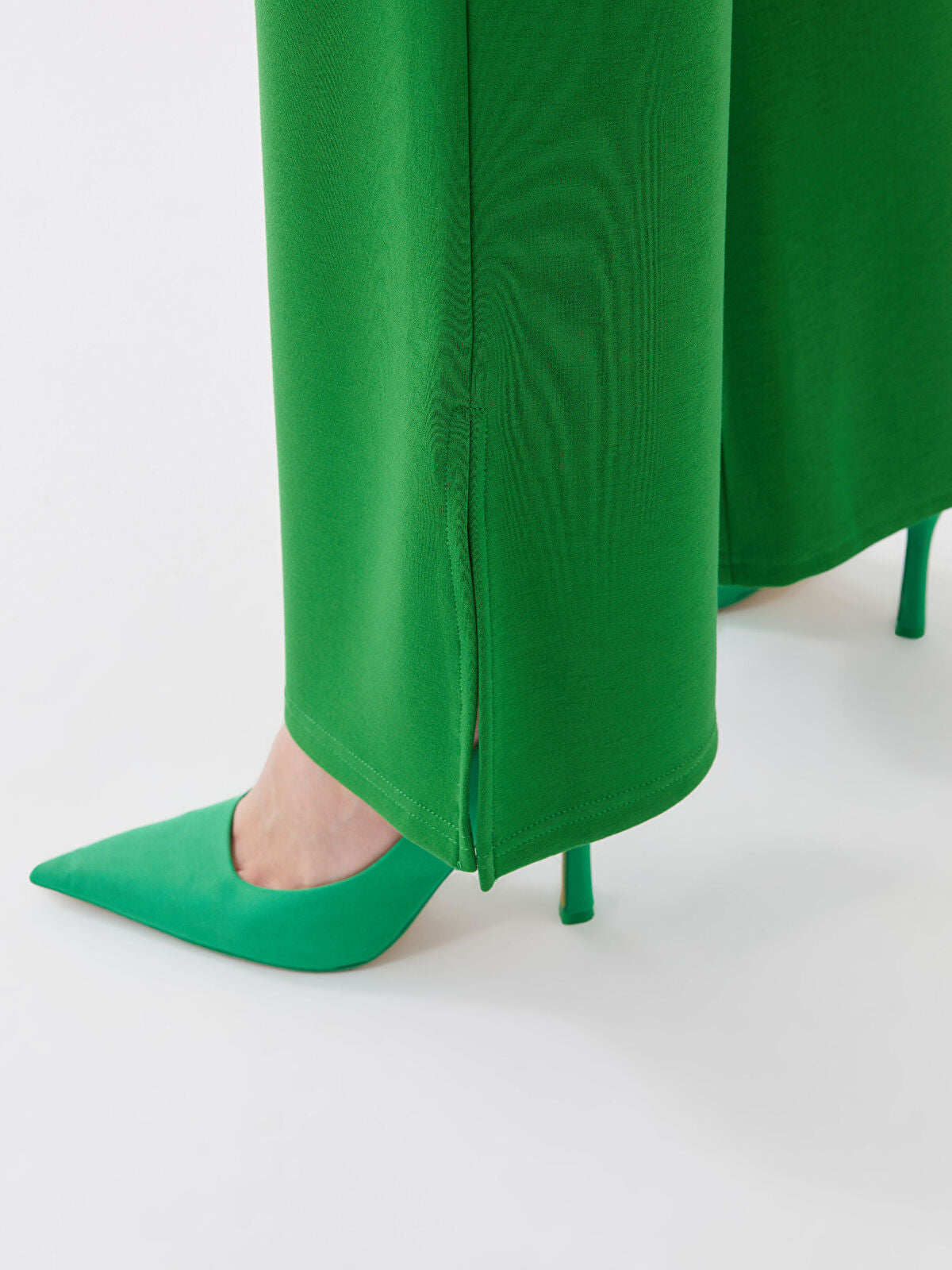 Elastic Waist Regular Women Sweatpants