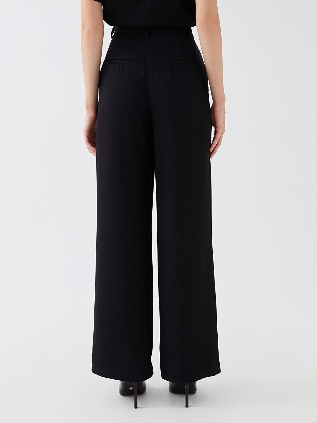 Comfortable Fit Straight Crepe Women Trousers