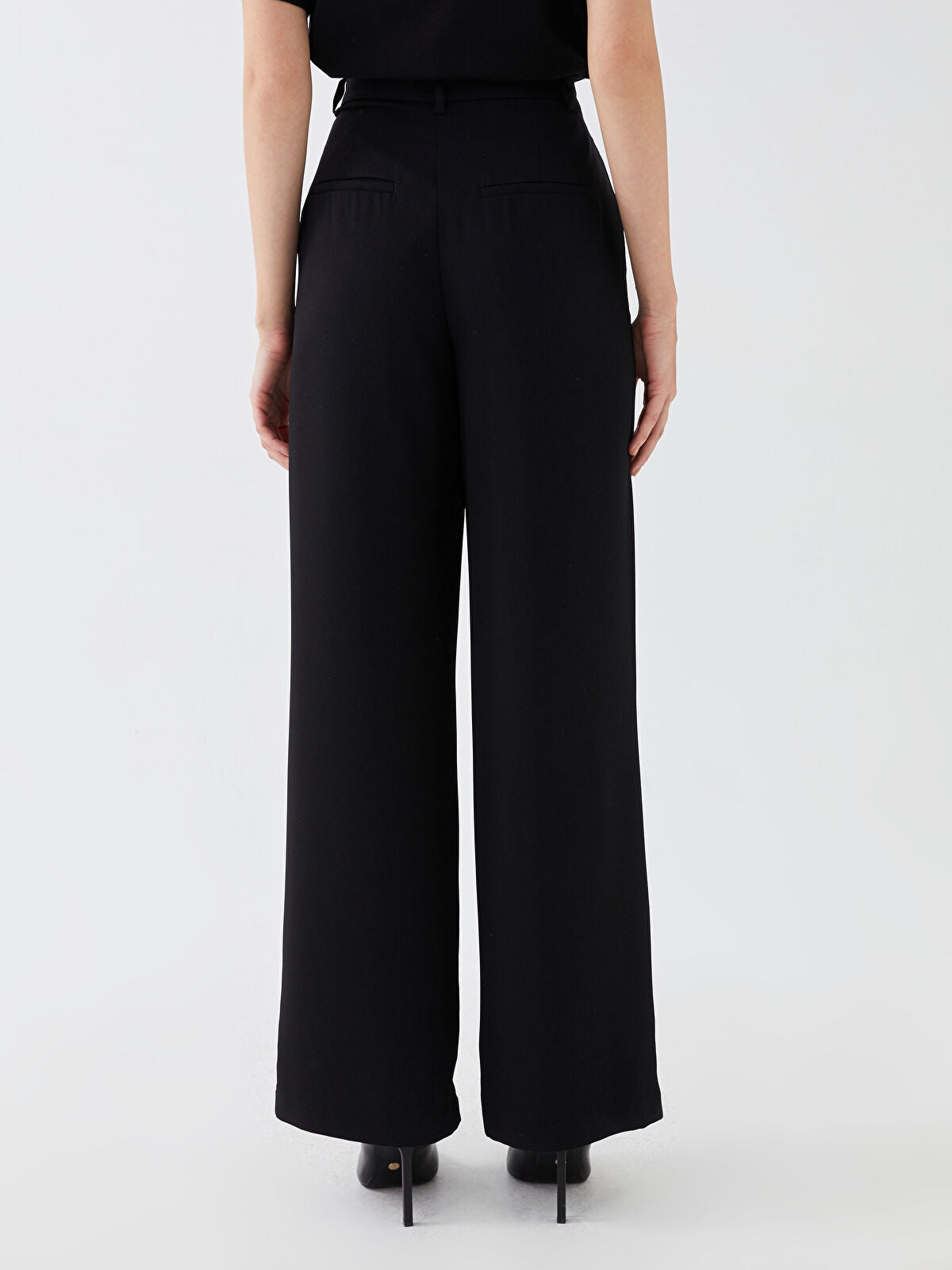 Comfortable Fit Straight Crepe Women Trousers