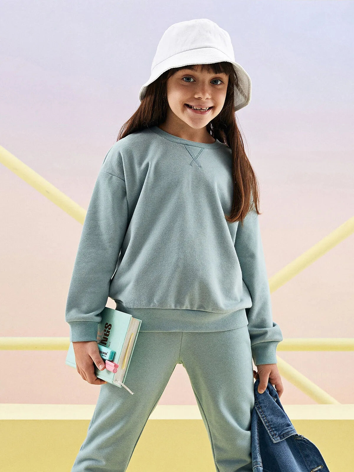 Crew Neck Basic Long Sleeve Girls Sweatshirt