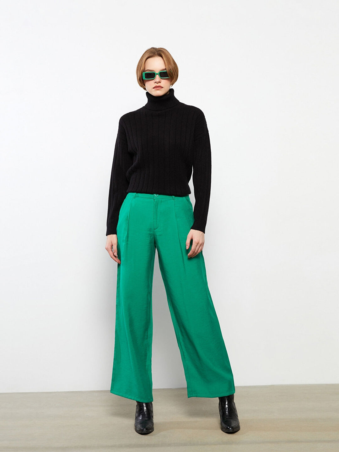 Comfortable Fit Straight Women Trousers