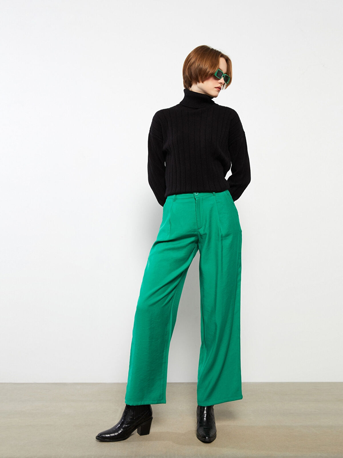 Comfortable Fit Straight Women Trousers